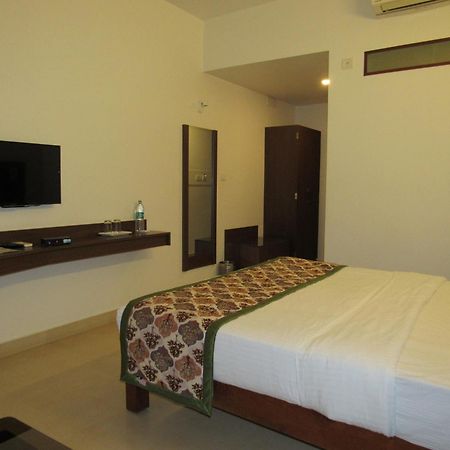 Hotel Palguni Residency Hassan Esterno foto