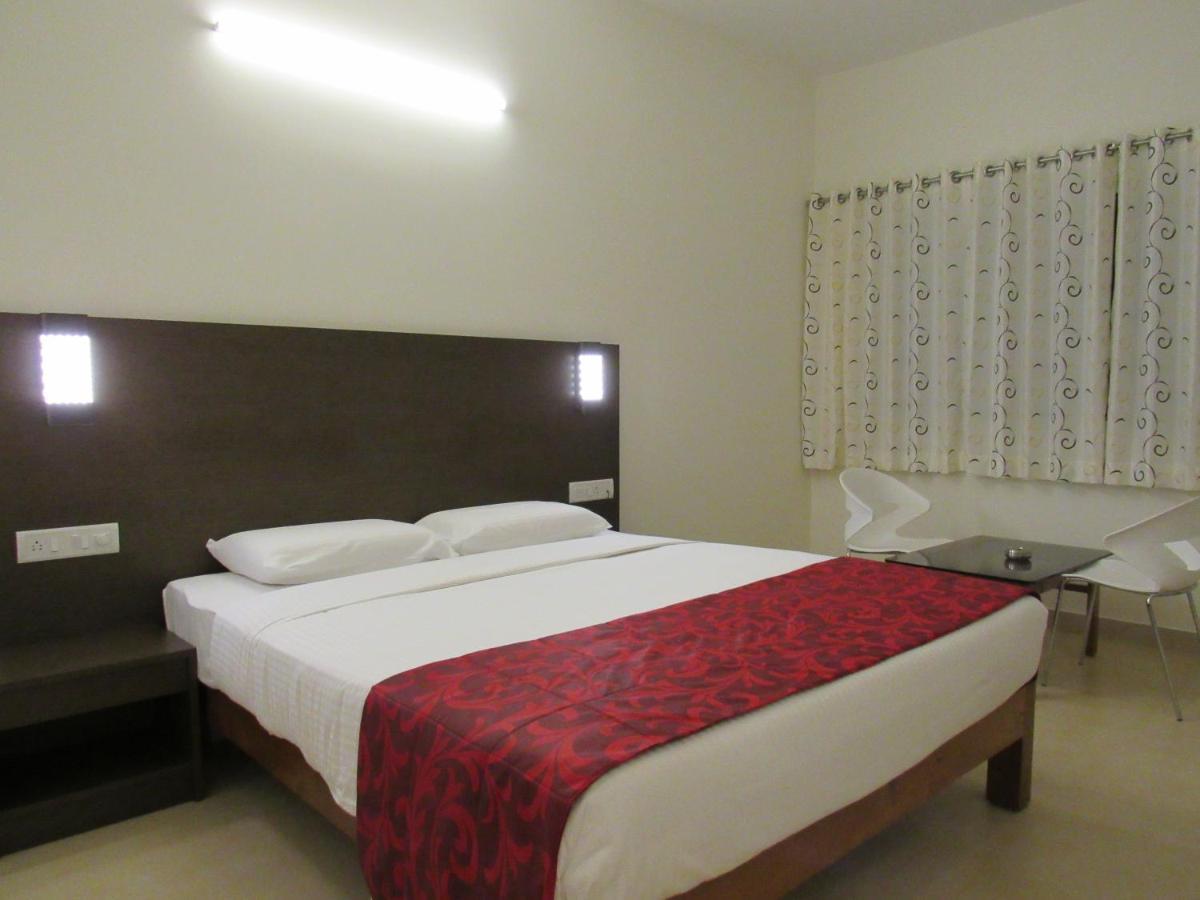 Hotel Palguni Residency Hassan Esterno foto