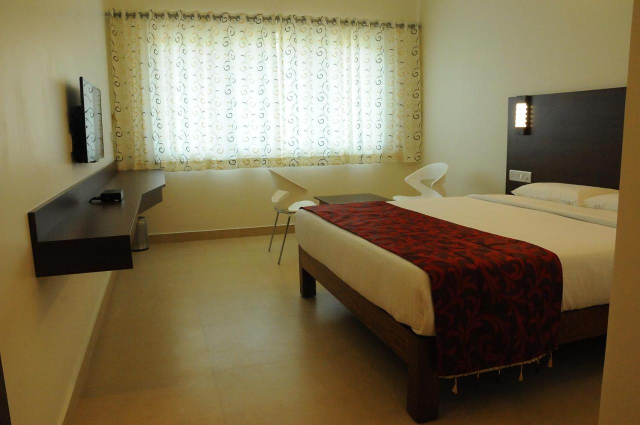 Hotel Palguni Residency Hassan Esterno foto