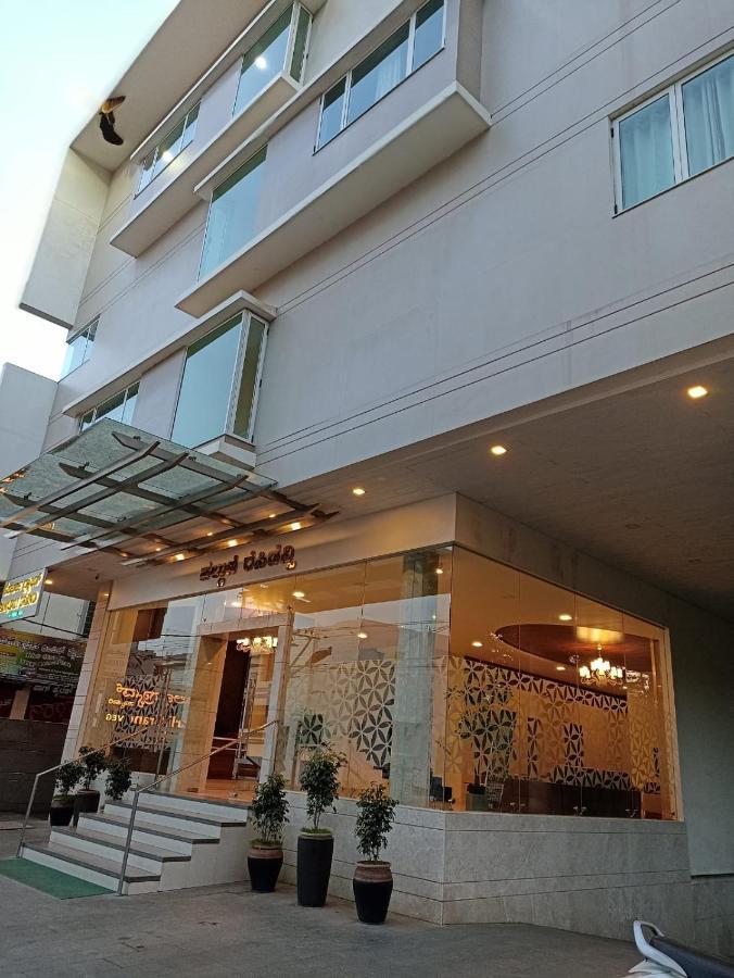 Hotel Palguni Residency Hassan Esterno foto