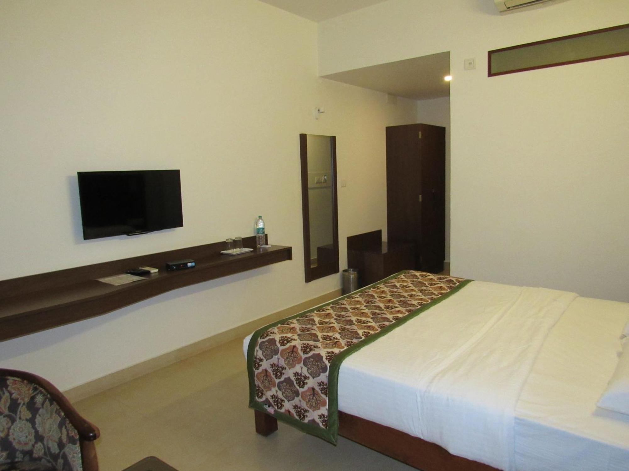 Hotel Palguni Residency Hassan Esterno foto