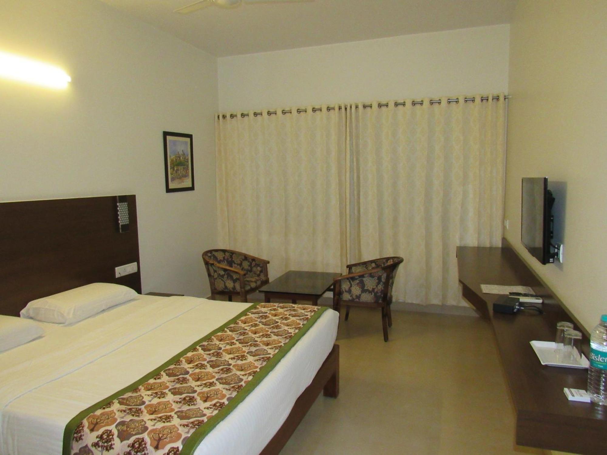 Hotel Palguni Residency Hassan Esterno foto