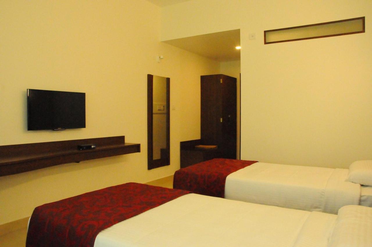 Hotel Palguni Residency Hassan Esterno foto