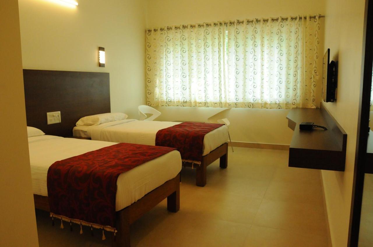 Hotel Palguni Residency Hassan Esterno foto